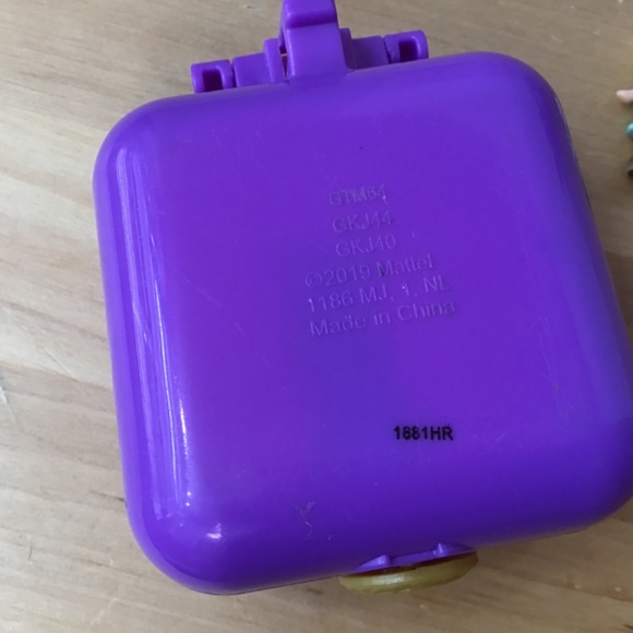 Polly Pocket and Case - Picture 7 of 8